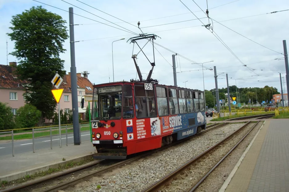 Elbląg Straßenbahnlinie 2 mit Triebwagen 050 am Druska (2011)