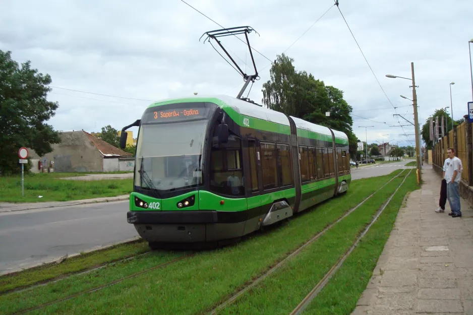 Elbląg Straßenbahnlinie 3 mit Niederflurgelenkwagen 402 am Browarna (2011)