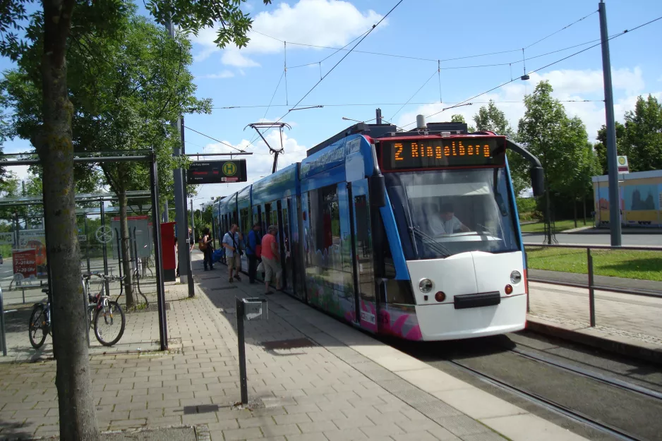 Erfurt Straßenbahnlinie 2 mit Niederflurgelenkwagen 625 am P+R-Platz Messe (2014)