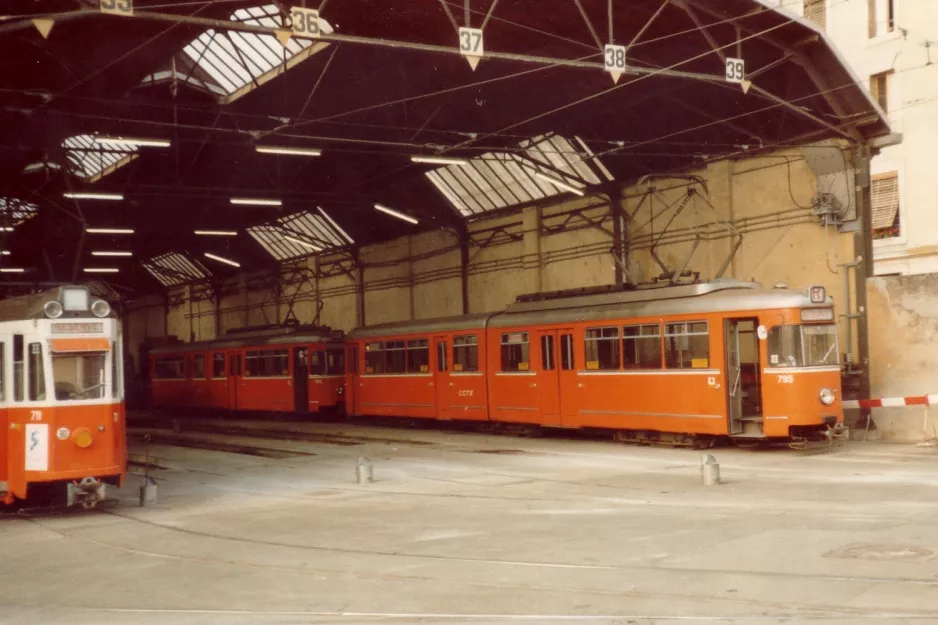 Genf Triebwagen 711 innen Dépôt La Jonction (1982)