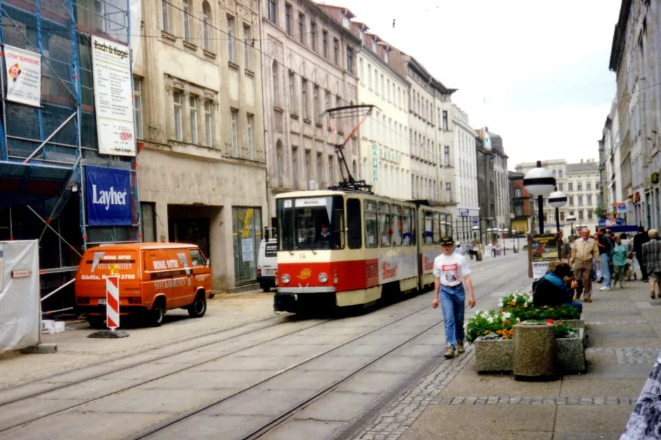 Görlitz Straßenbahnlinie 1 mit Gelenkwagen 14 auf Berliner Straße (1993)