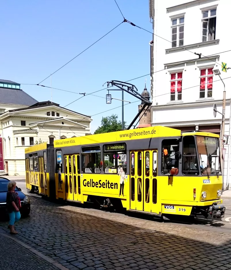 Görlitz Straßenbahnlinie 1 mit Gelenkwagen 319 nahe bei Bahnhof (2015)