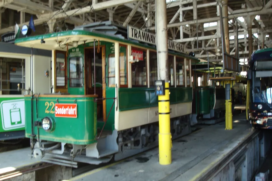 Graz Triebwagen 22 auf Steyrergasse (2012)