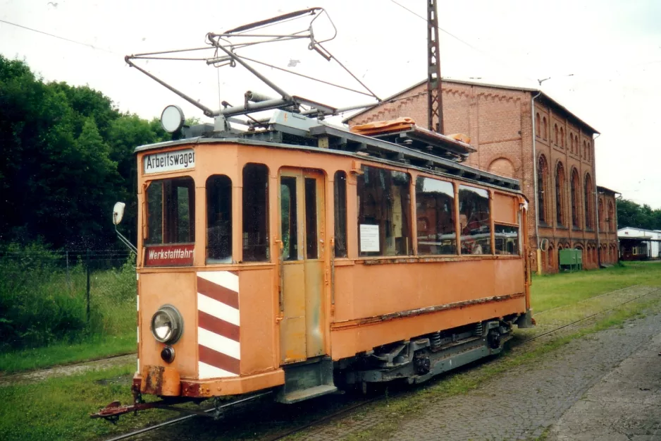 Hannover Arbeitswagen 722 auf dem Eingangsplatz Hannoversches Straßenbahn-Museum (2002)