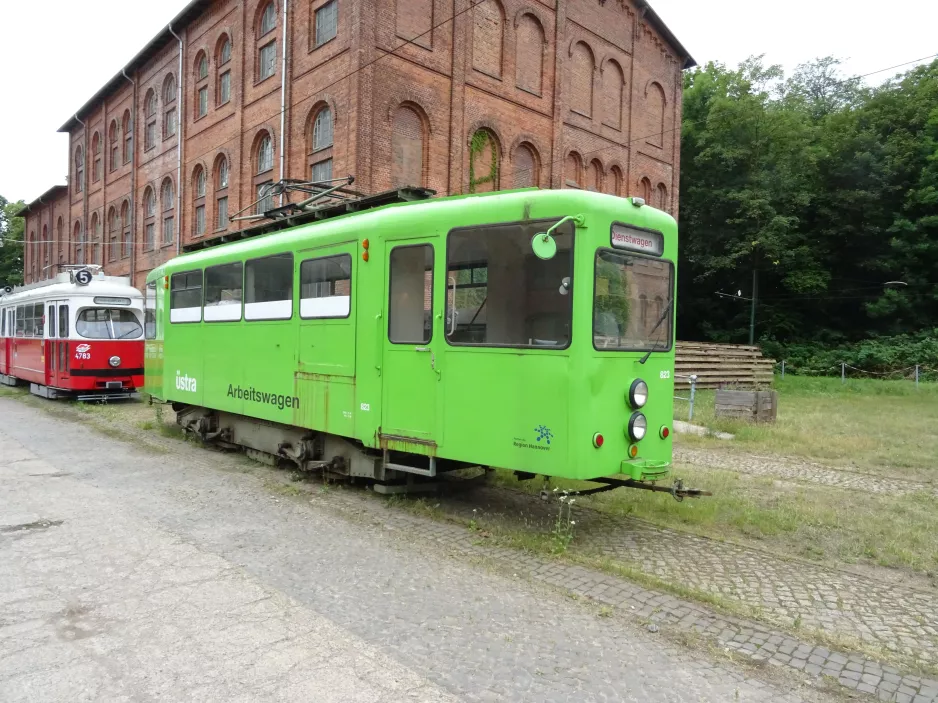 Hannover Arbeitswagen 823 auf dem Eingangsplatz Hannoversches Straßenbahn-Museum (2020)