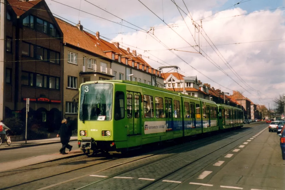 Hannover Straßenbahnlinie 3 mit Gelenkwagen 6160 am Schünemann Platz (2004)