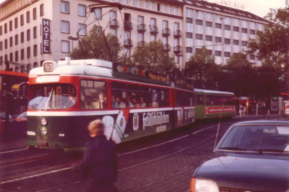 Hannover Straßenbahnlinie 5 mit Gelenkwagen 514 auf Ernst-August-Platz (1986)
