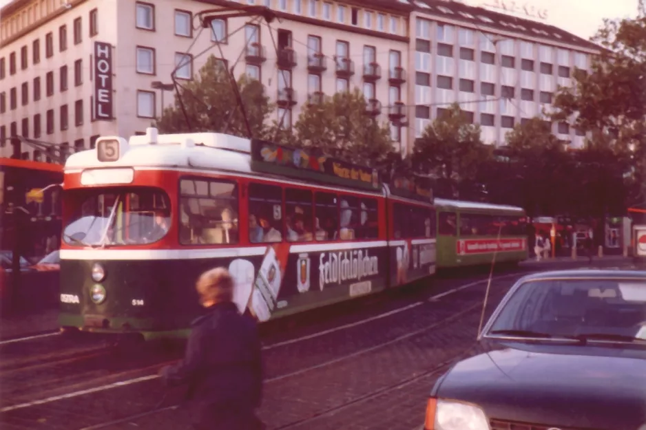 Hannover Straßenbahnlinie 5 mit Gelenkwagen 514 auf Hauptbahnhof (Ernst-August-Platz) (1986)