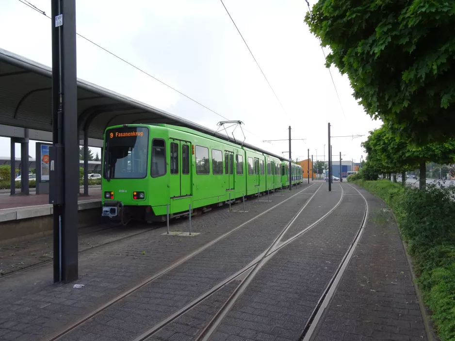 Hannover Straßenbahnlinie 9 mit Gelenkwagen 6194 am Empelde (2018)