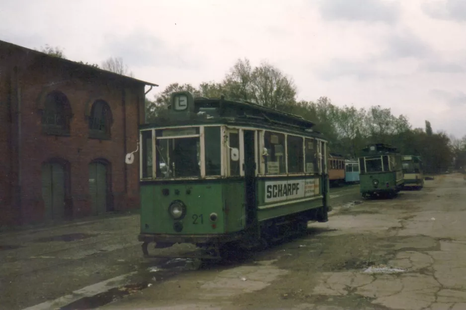 Hannover Triebwagen 21 vor Straßenbahn-Museum (1986)