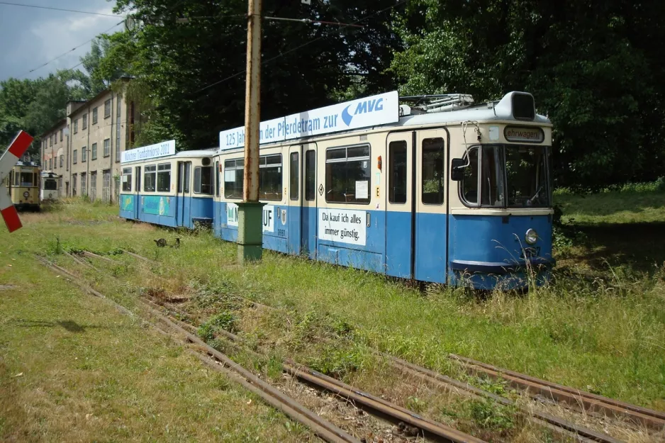 Hannover Triebwagen 2667 vor Straßenbahn-Museum (2008)