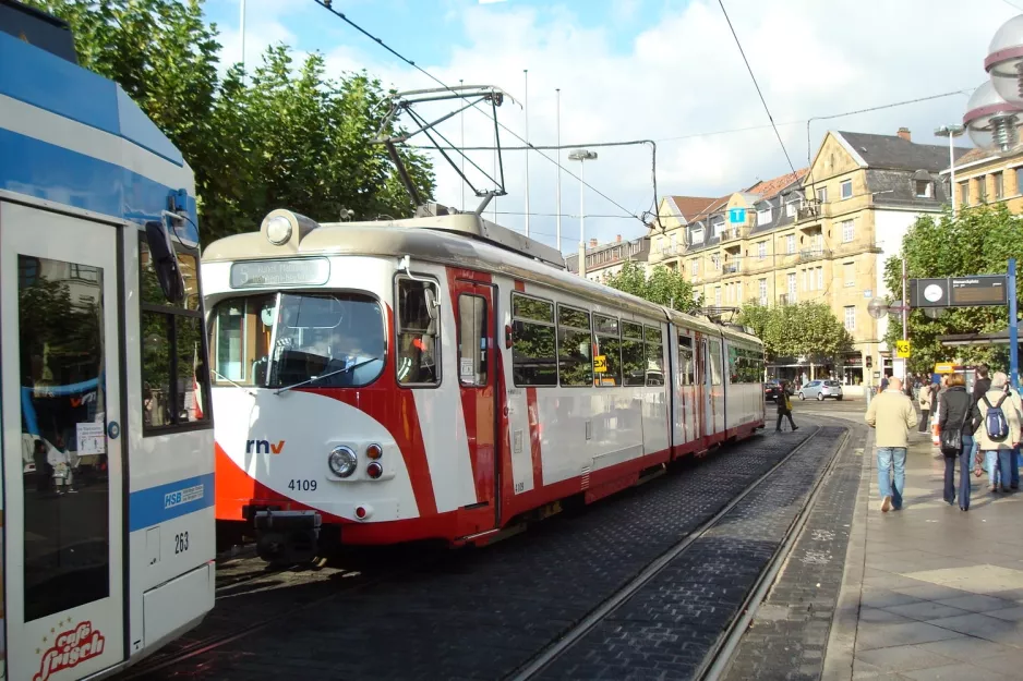 Heidelberg Regionallinie 5 mit Gelenkwagen 4109 am Bismarckplatz (2009)