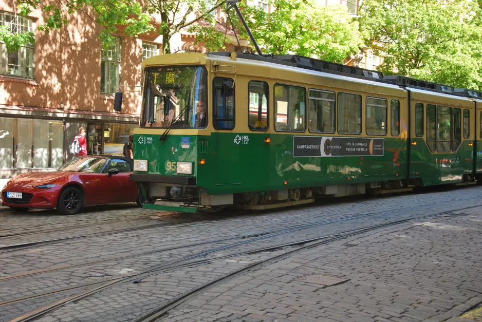 Helsinki Zusätzliche Linie 1 mit Gelenkwagen 95nah Eiran sairaala (2019)