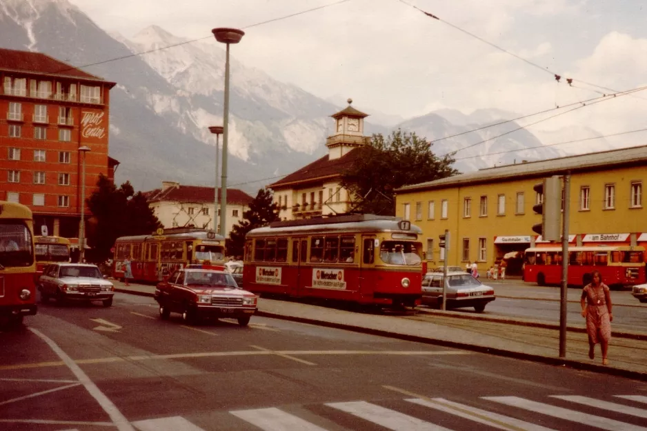 Innsbruck Straßenbahnlinie 1  am Hauptbahnhof (1982)