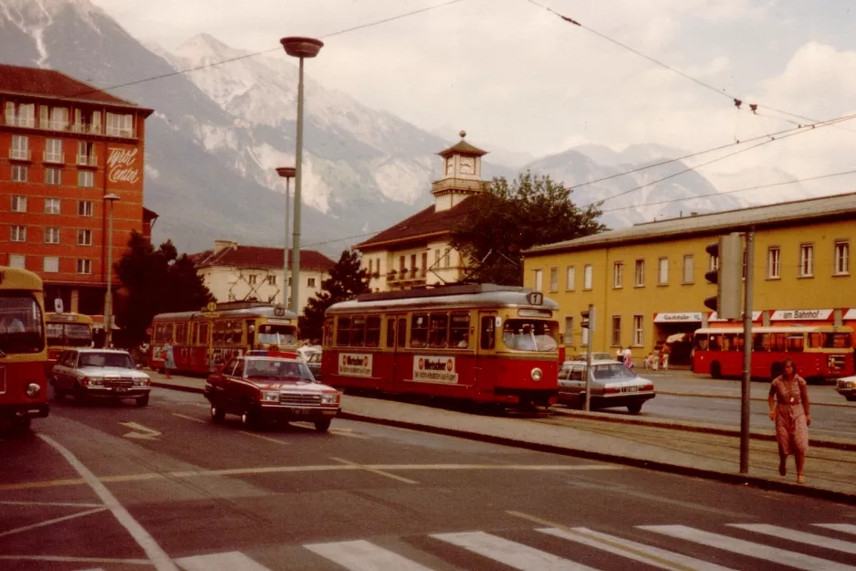 Innsbruck Straßenbahnlinie 1 am Hauptbahnhof, Südtiroler Platz (1982)