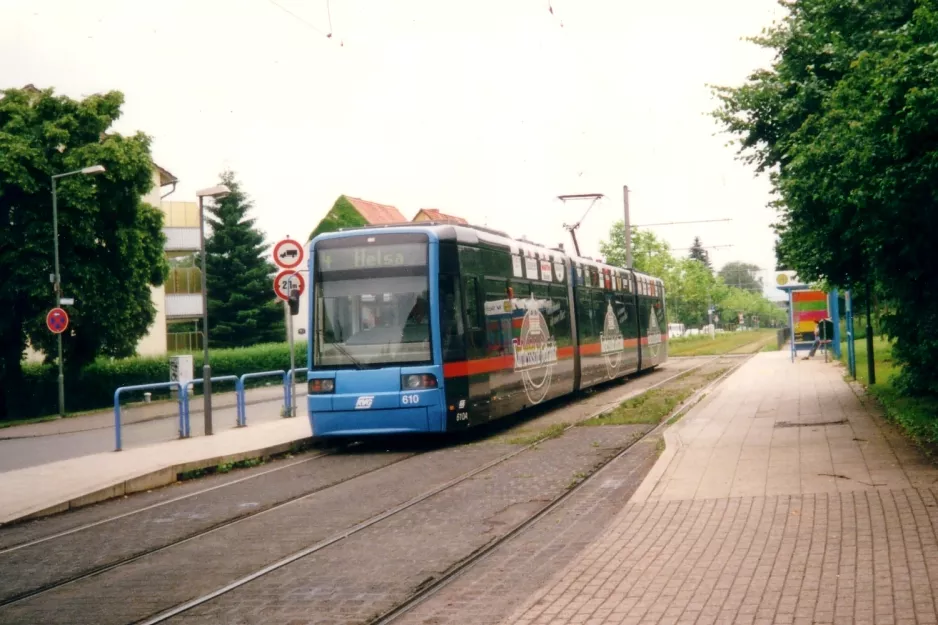 Kassel Straßenbahnlinie 4 mit Niederflurgelenkwagen 610 am Walther-Schücking-Platz (2002)
