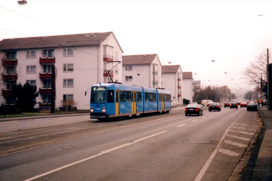Kassel Straßenbahnlinie 6 mit Gelenkwagen 419 auf Weserstraße (1998)