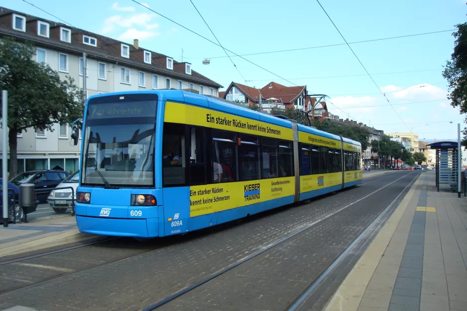 Kassel Straßenbahnlinie 7 mit Niederflurgelenkwagen 609 am Lutherplatz (2010)