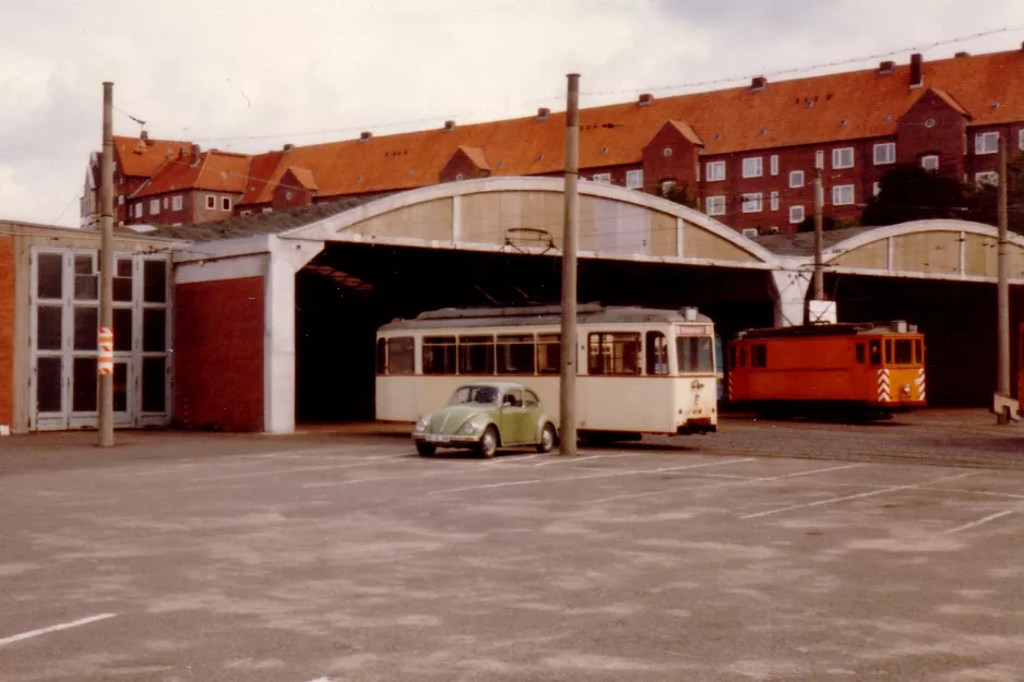 Kiel Arbeitswagen 196 vor dem Depot Betriebshof Gaarden (1981)
