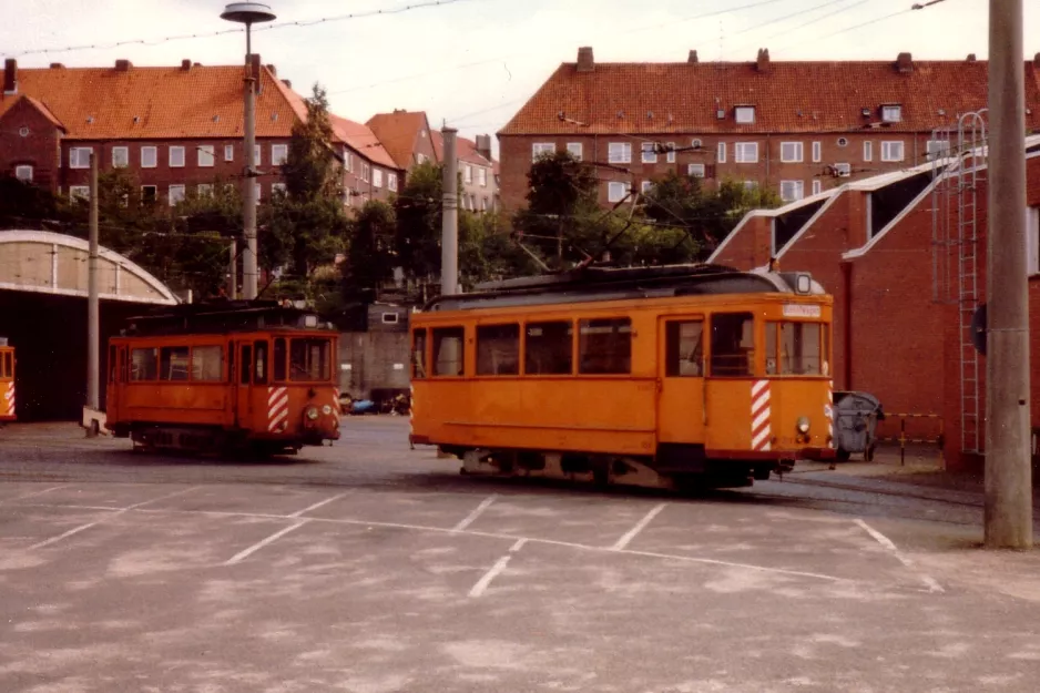 Kiel Schleifwagen 354 vor Betriebshof Gaarden (1981)