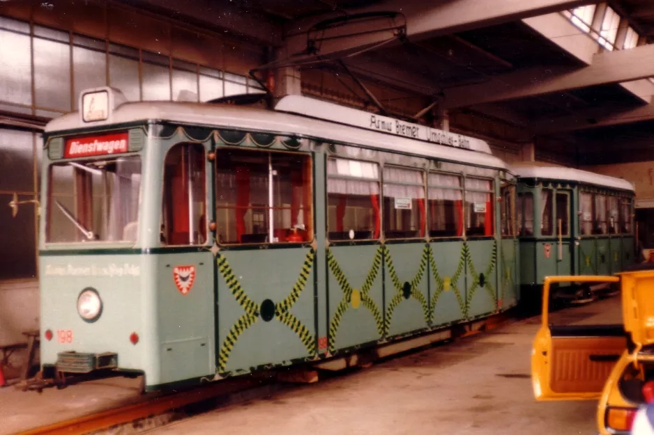 Kiel Triebwagen 198 innen Betriebshof Gaarden (1981)