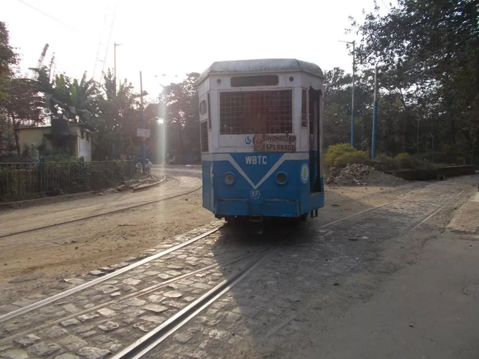 Kolkata Straßenbahnlinie 5 nahe bei Esplanade (2019)