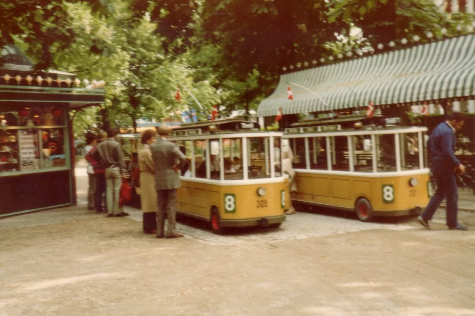 Kopenhagen Tivoli mit Modell Triebwagen 305 am Linie 8 (1983)