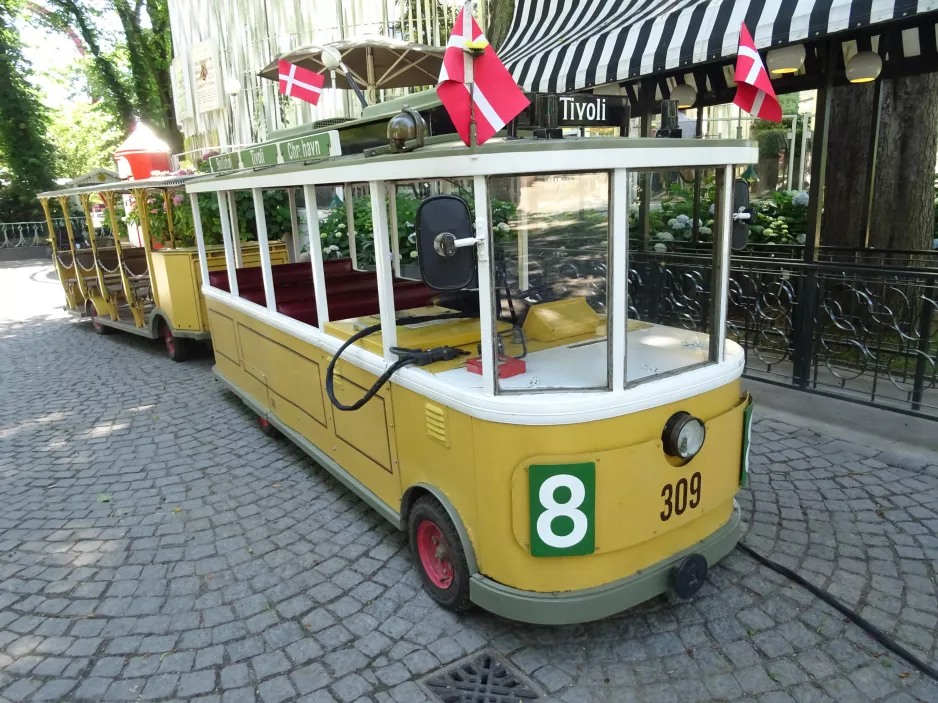 Kopenhagen Tivoli mit Modell Triebwagen 309 am Linie 8 (2022)