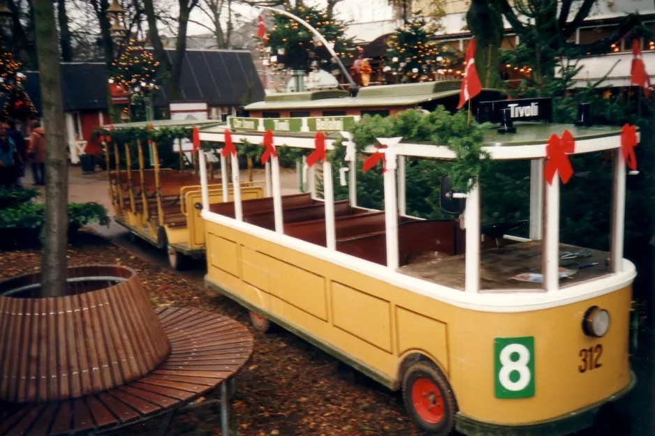 Kopenhagen Tivoli mit Modell Triebwagen 312 am Linie 8 (1999)