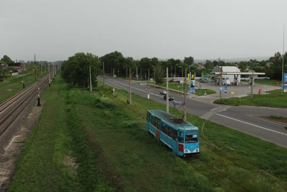 Kostjantyniwka Straßenbahnlinie 4 mit Triebwagen 002 auf Oleksy Tykhoho Street (2012)