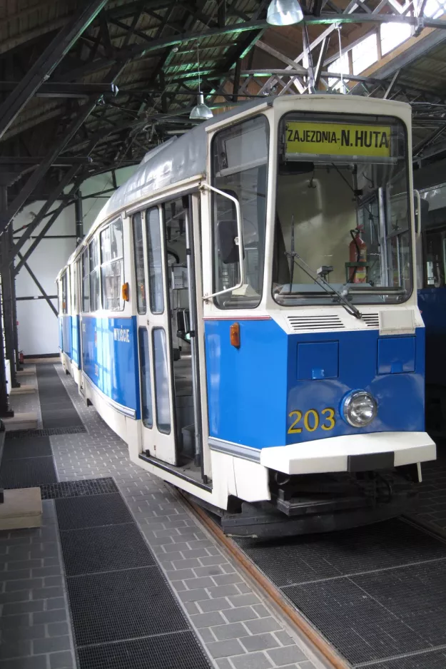 Krakau Gelenkwagen 203 auf Muzeum Inźynierii Miejskiej (2011)