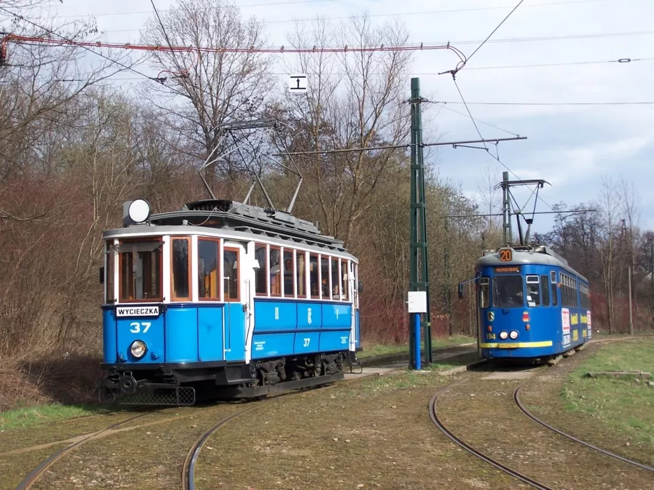 Krakau Museumslinie mit Triebwagen 37 am Kopiec Wandy (2008)