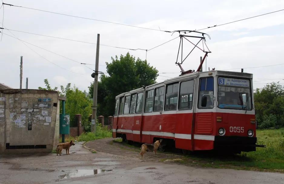 Kramatorsk Straßenbahnlinie 3 mit Triebwagen 0055 am Biłomorśka (2012)