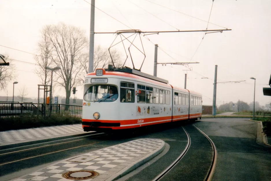 Krefeld Straßenbahnlinie 041 mit Gelenkwagen 811 am Krefeld Grundend (1996)