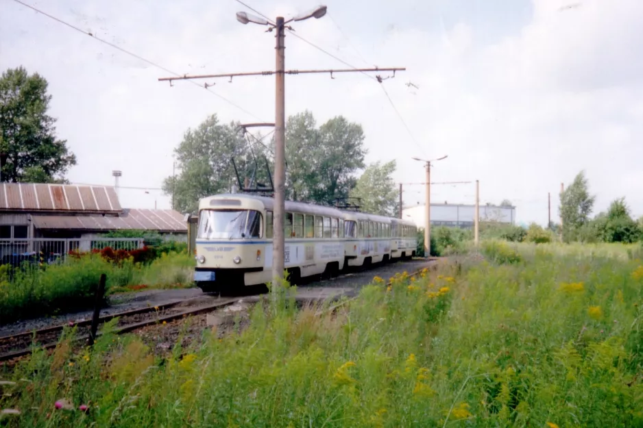 Leipzig Straßenbahnlinie 3 mit Triebwagen 2074 am Bautzner Straße (1993)