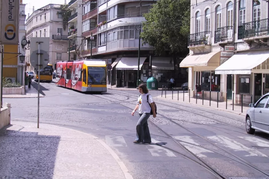 Lissabon Straßenbahnlinie 15E auf Rua 1 de Maio (2003)