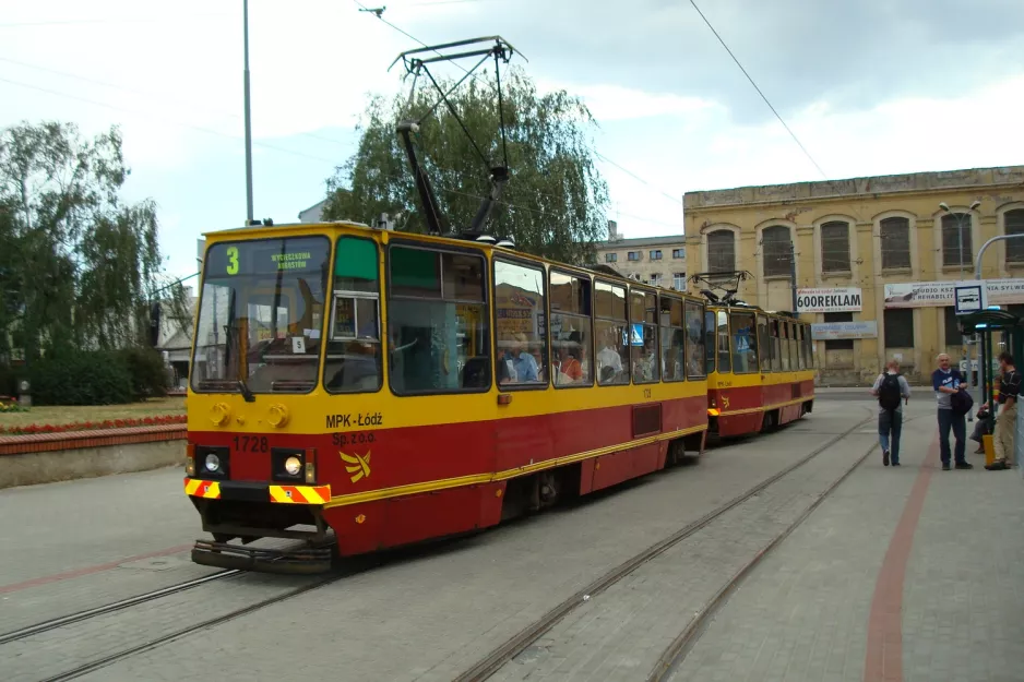 Łódź Straßenbahnlinie 3 mit Triebwagen 1728 am Plac Reymonta (2008)