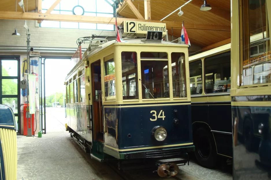Luxemburg Triebwagen 34 im Tramways Municipaux. Musée des Tramways et des Bus de Luxembourg (2014)