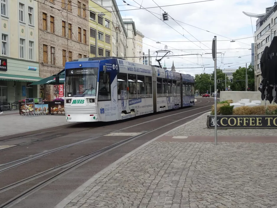 Magdeburg Straßenbahnlinie 4 mit Niederflurgelenkwagen 1358 nahe bei Hbf / Willy-Brandt-Platz (2023)