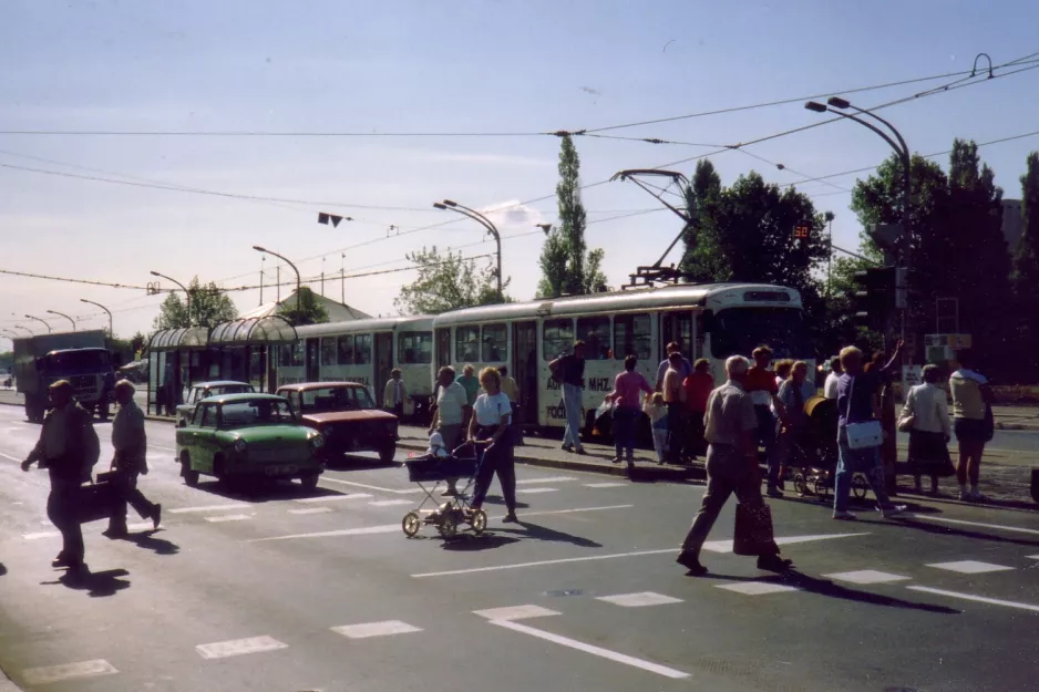 Magdeburg Straßenbahnlinie 5  am City Carré / Hbf (1990)