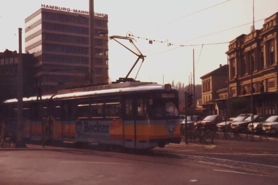 Mainz Straßenbahnlinie 51 mit Gelenkwagen 243 am Hauptbahnhof (1990)