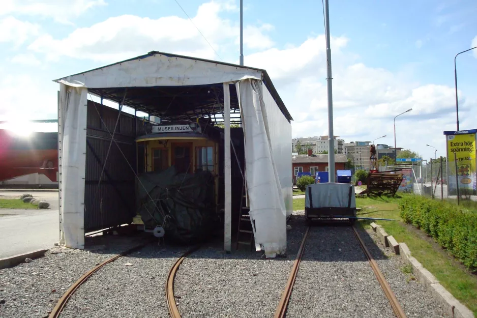 Malmö Triebwagen 100 innen Teknikens och Sjöfartens Hus (2009)