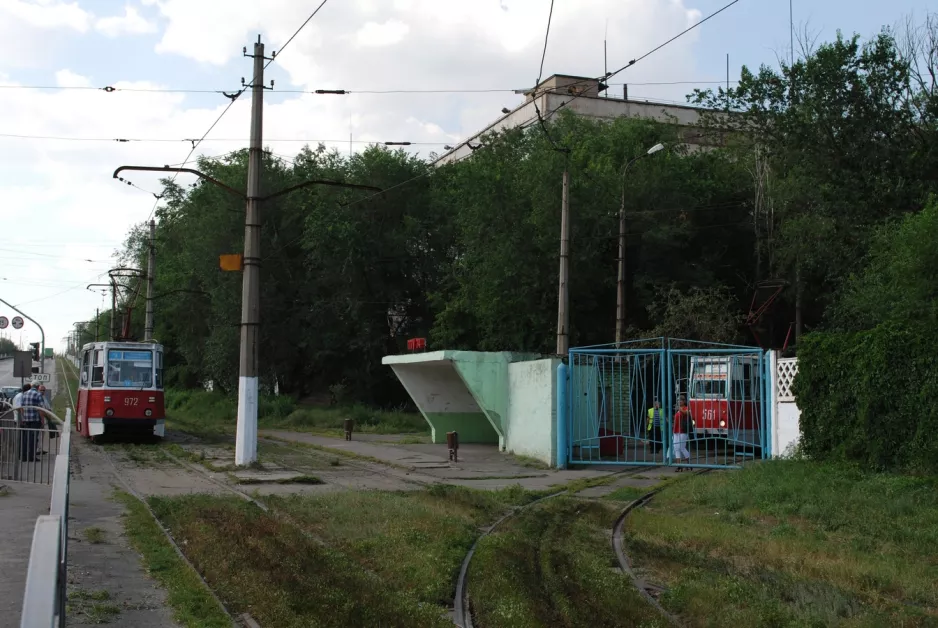 Mariupol Straßenbahnlinie 9 mit Triebwagen 972 am Depo 3 Ttu (2012)