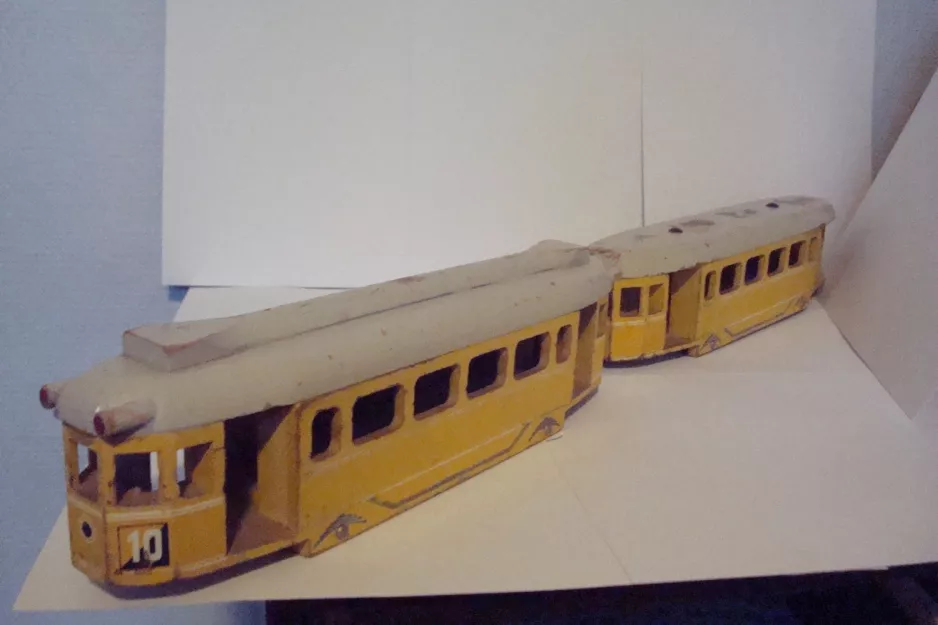 Modellstraßenbahn: Kopenhagen Lundings bogiemotorvogn og Lundings bogiebivogn linie 10 (1953)