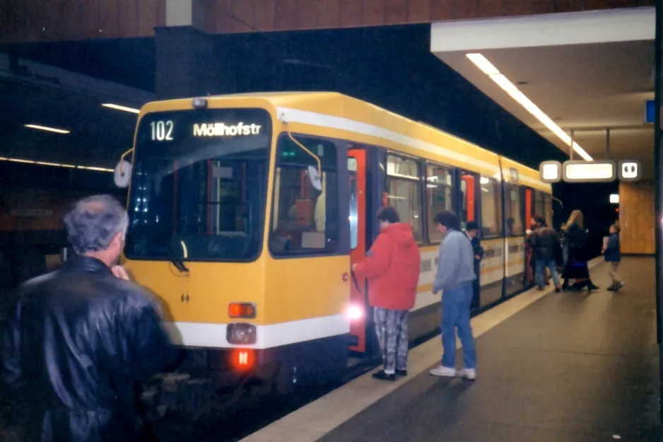 Mülheim an der Ruhr Straßenbahnlinie 102 am Hauptbahnhof (1996)