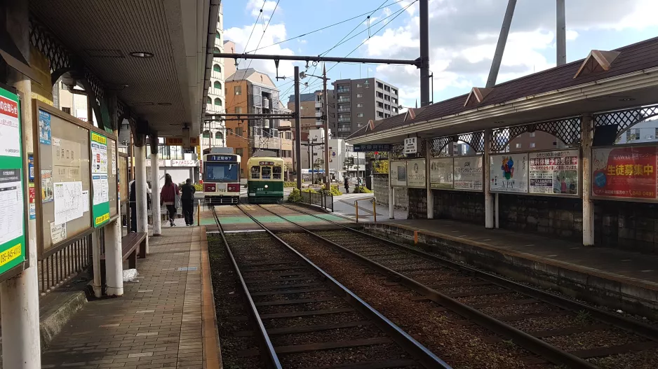 Nagasaki Straßenbahnlinie 1 mit Triebwagen 1702 am Hamaguchi-Machi (2017)