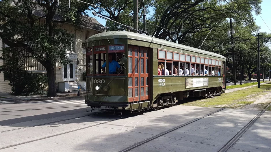 New Orleans Linie 12 St. Charles Streetcar mit Triebwagen 930nah St Charles / 6th (2018)