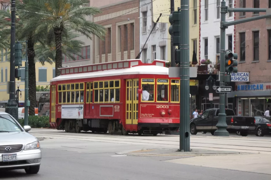 New Orleans Linie 47 Canal Streetcar mit Triebwagen 2003nah Canal / Baronne (2010)