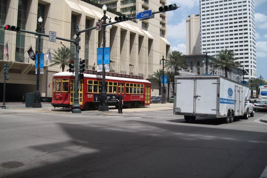 New Orleans Linie 47 Canal Streetcar mit Triebwagen 2023 am Canal / Camp (2010)