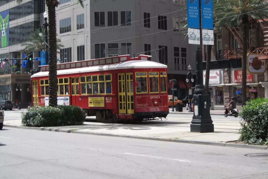 New Orleans Linie 47 Canal Streetcar mit Triebwagen 2023 am Canal / S Peters (2010)